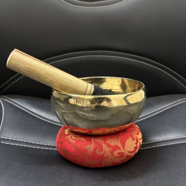 The-Yogis-Yoga-Medition-Sinnging-bowl-Handmade-5inch