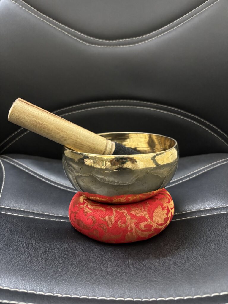 The-Yogis-Yoga-Medition-Sinnging-bowl-Handmade-5inch